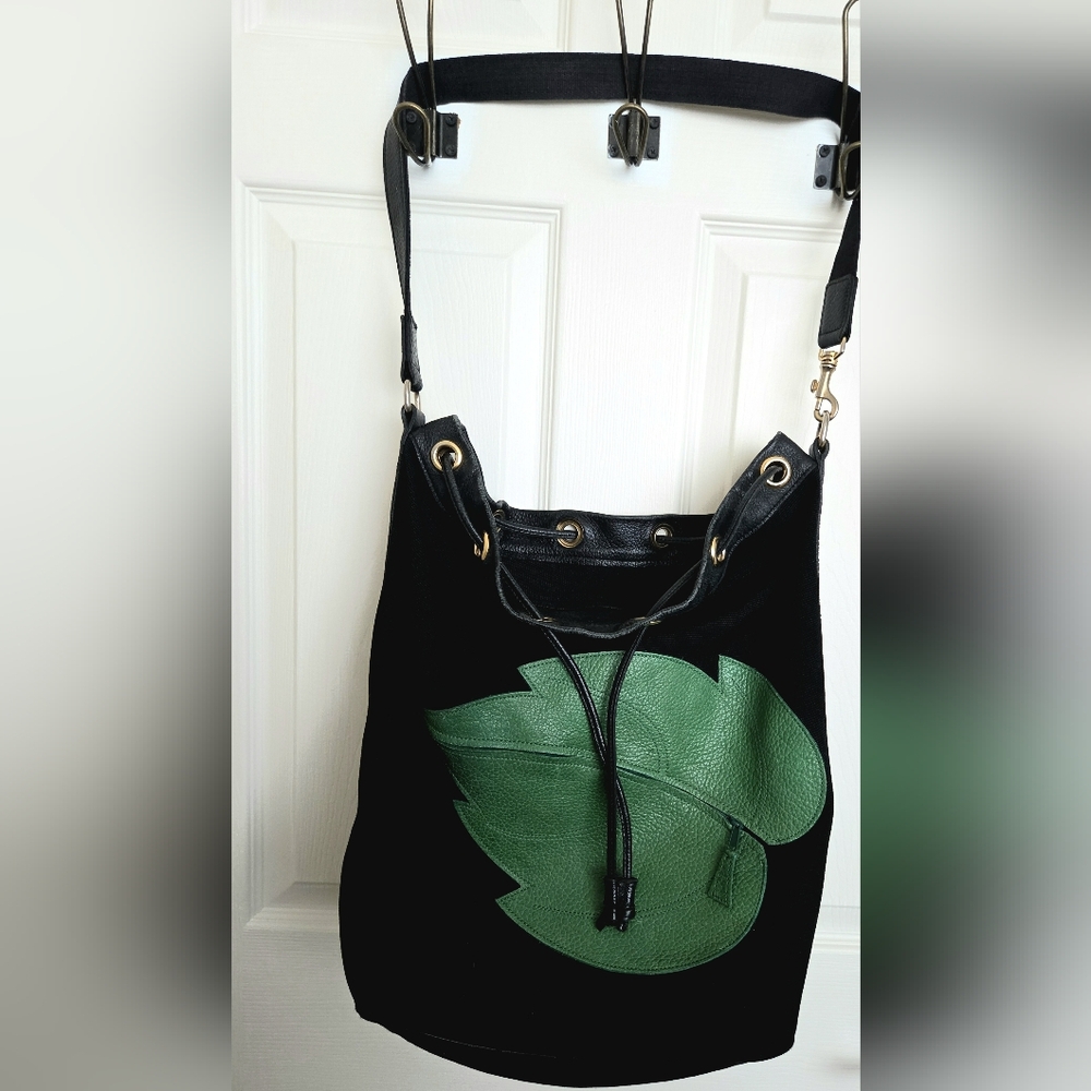 Vintage Longchamp Black & Green Canvas & Leather Backpack - Picture 2 of 10